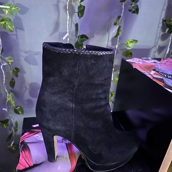 Women’s black l’autre chose brand high heeled booties size 8  zip close - Picture 3 of 7